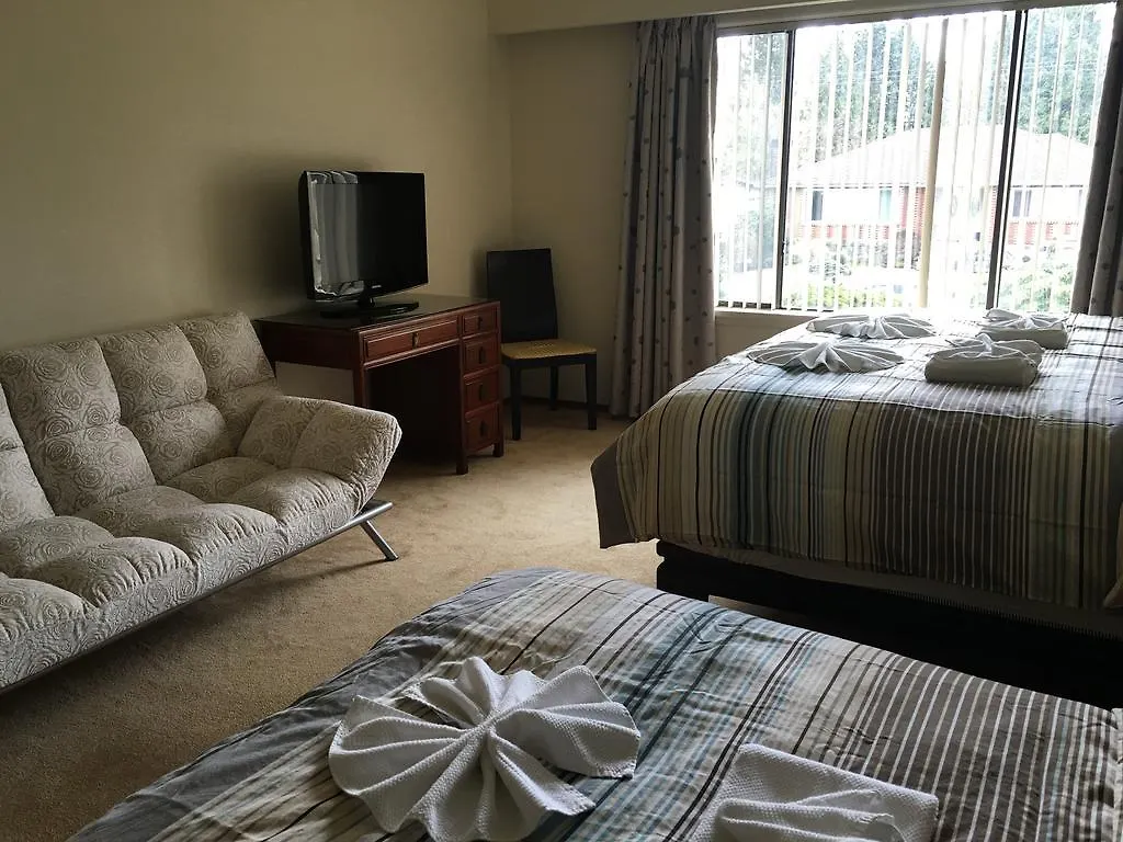 Churchill House Hotel Vancouver Guest house